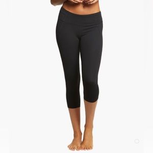 NWT Prana Momento Capri leggings!